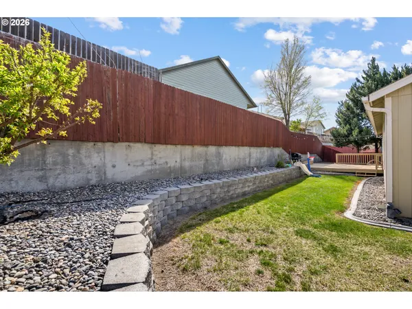 $349,950 | 2216 Northwest Eucalyptus Drive, Hermiston, OR 97838