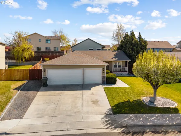$349,950 | 2216 Northwest Eucalyptus Drive, Hermiston, OR 97838
