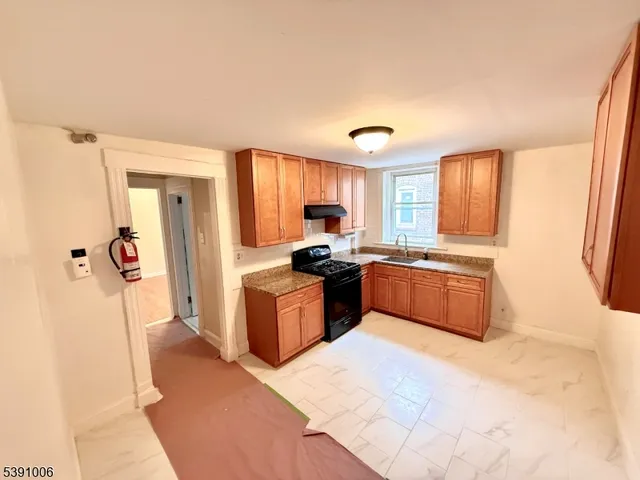 $2,400 | 129 Cherry Street, Elizabeth, NJ 07202