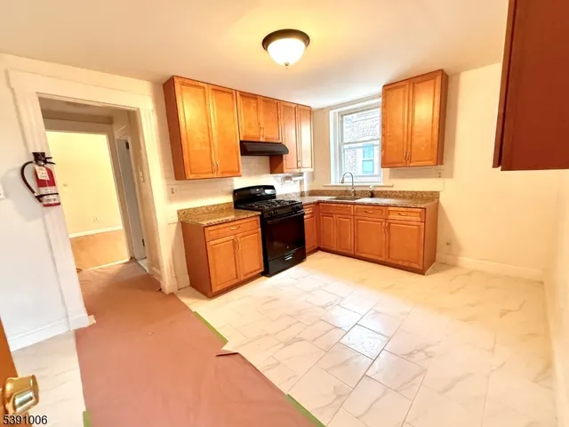 $2,400 | 129 Cherry Street, Elizabeth, NJ 07202