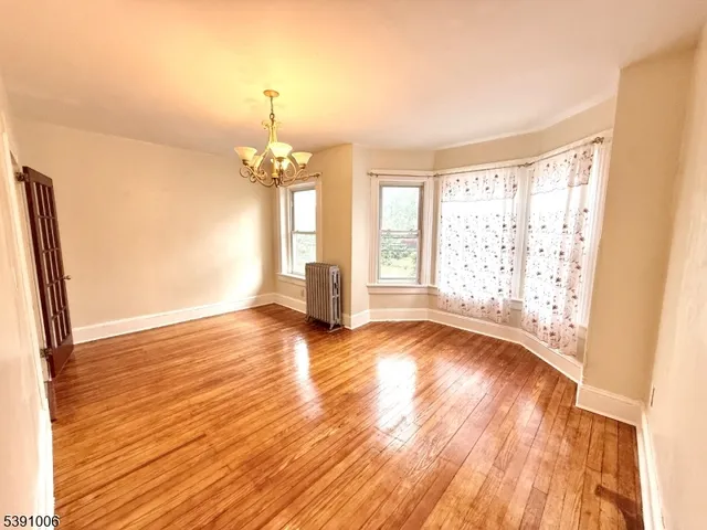 $2,400 | 129 Cherry Street, Elizabeth, NJ 07202