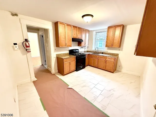 $2,400 | 129 Cherry Street, Elizabeth, NJ 07202