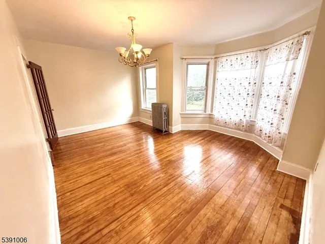 $2,400 | 129 Cherry Street, Elizabeth, NJ 07202