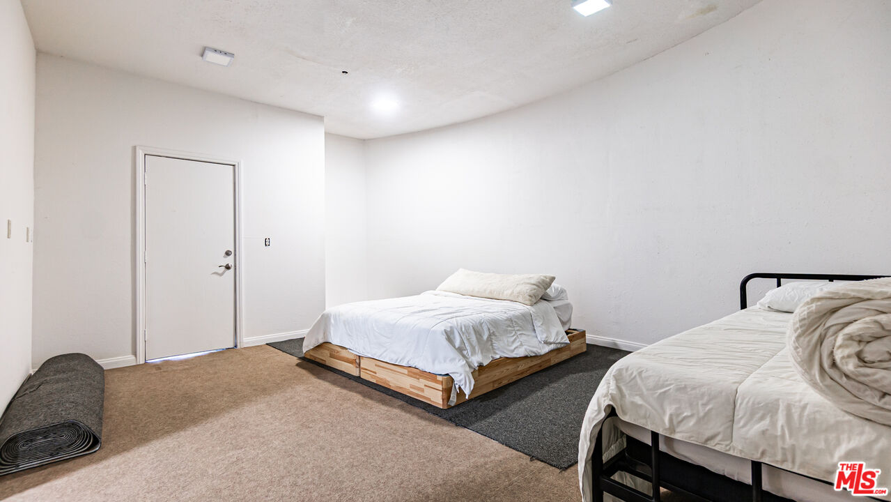 7449 Studio Road Canoga Park, CA 91304 - Photo 65 of 67 Gallery Image 65