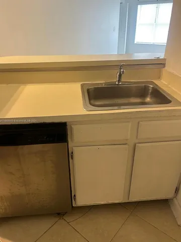 a close view of sink and tap