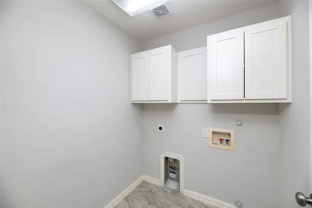 $1,775 | 831 Summercreek Drive, Lewisville, TX 75067