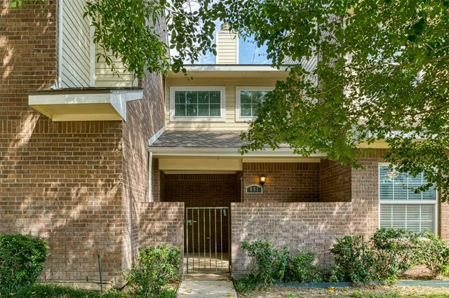 $1,775 | 831 Summercreek Drive, Lewisville, TX 75067