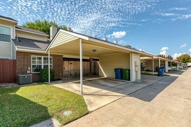 $1,775 | 831 Summercreek Drive, Lewisville, TX 75067