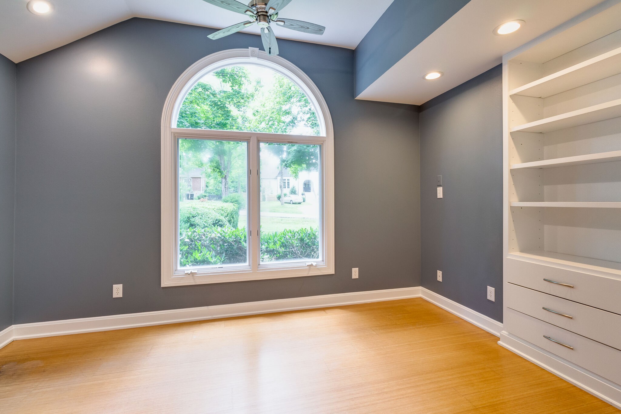 4036 Sneed Road Nashville, TN 37215 - Photo 14 of 24 an empty room with a window