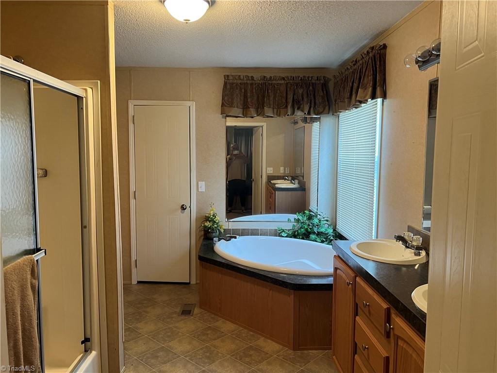 229 West Grove Road Lexington, NC 27295 - Photo 6 of 14 Gallery Image 6