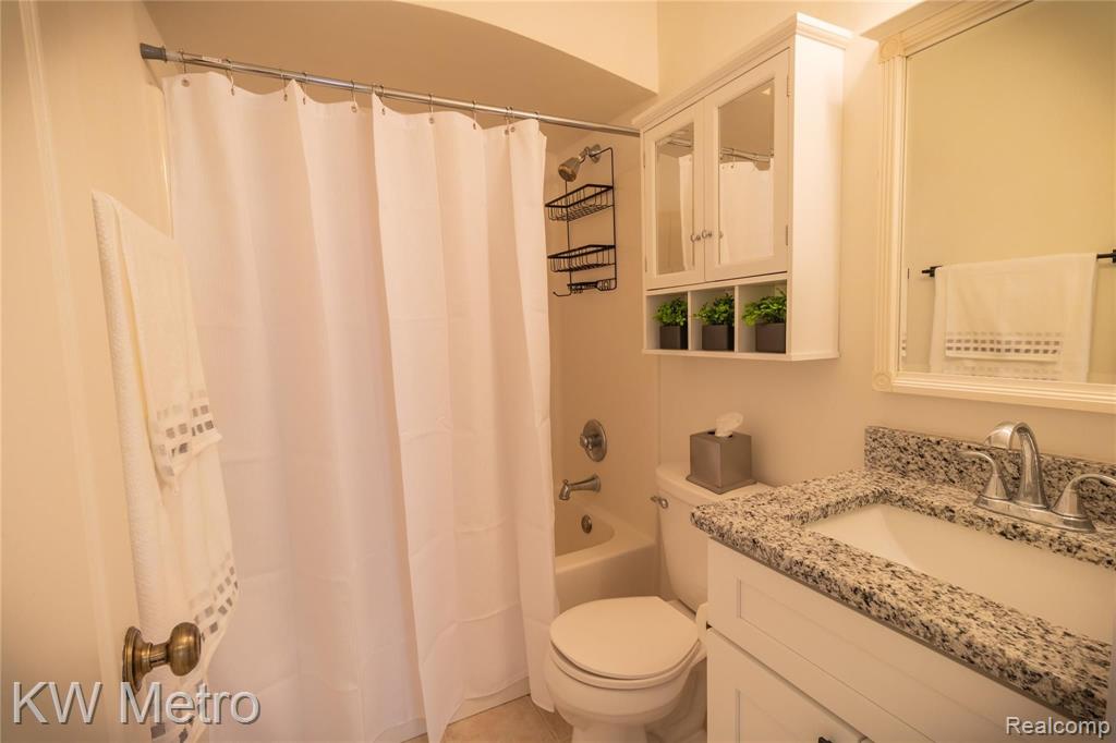 235 Eleanor Road Highland, MI 48356 - Photo 16 of 28