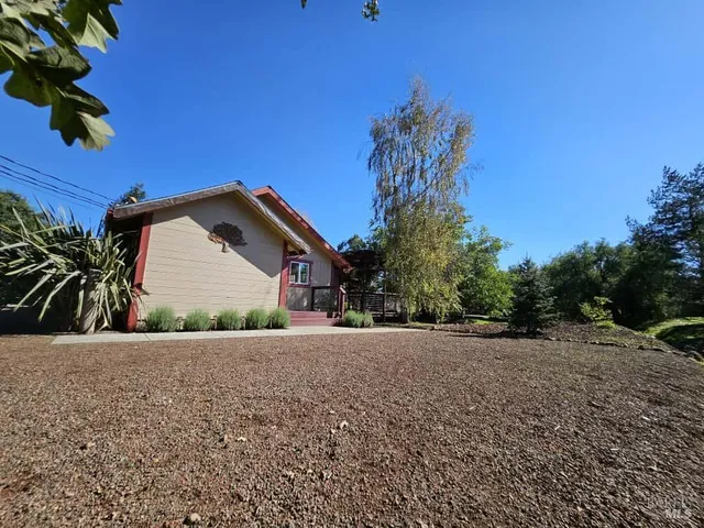 $1,595,000 | 6060 Oak Avenue, Cotati, CA 94931