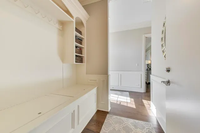 $2,999,000 | 19 Meadowview Road, Northfield, IL 60093