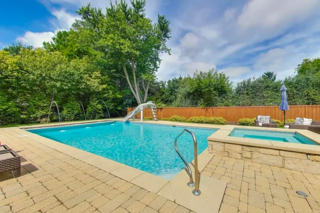 $2,999,000 | 19 Meadowview Road, Northfield, IL 60093