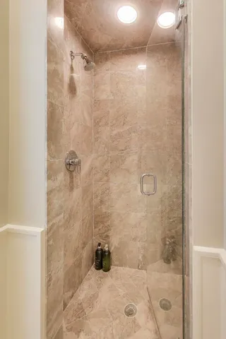 $2,999,000 | 19 Meadowview Road, Northfield, IL 60093