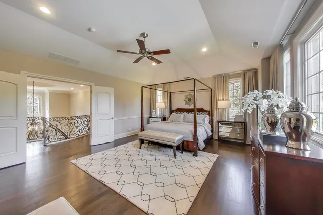 $2,999,000 | 19 Meadowview Road, Northfield, IL 60093