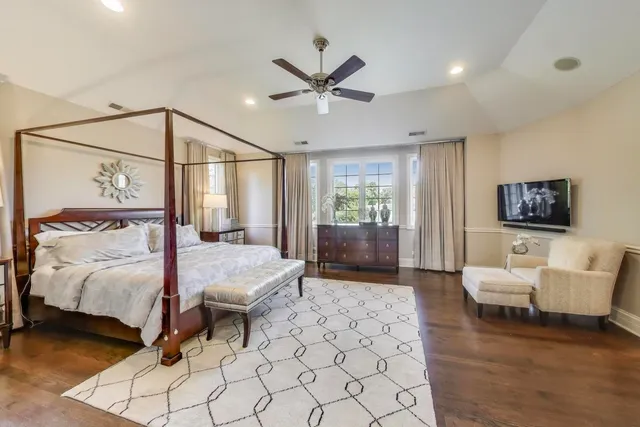 $2,999,000 | 19 Meadowview Road, Northfield, IL 60093