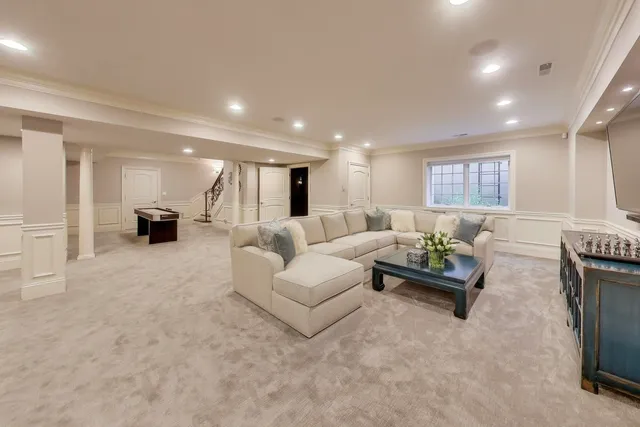 $2,999,000 | 19 Meadowview Road, Northfield, IL 60093