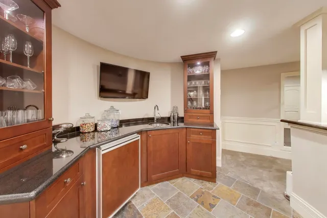 $2,999,000 | 19 Meadowview Road, Northfield, IL 60093