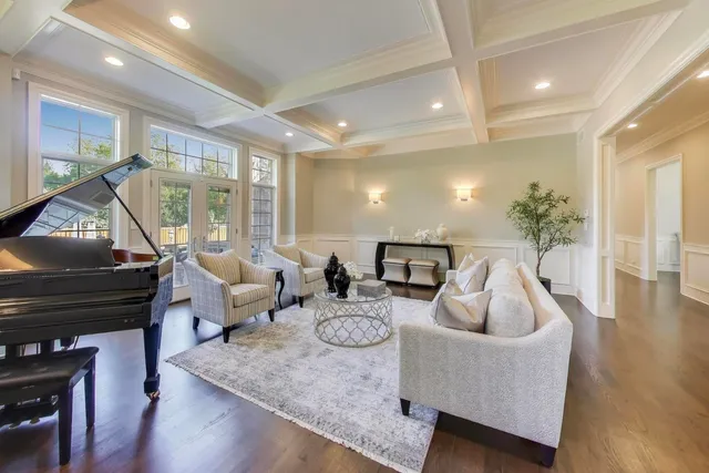 $2,999,000 | 19 Meadowview Road, Northfield, IL 60093