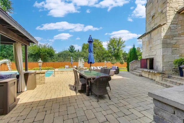 $2,999,000 | 19 Meadowview Road, Northfield, IL 60093