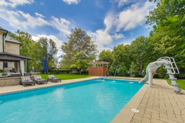 $2,999,000 | 19 Meadowview Road, Northfield, IL 60093