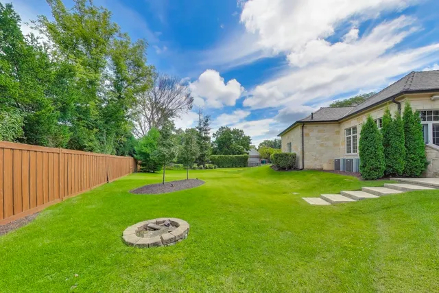 $2,999,000 | 19 Meadowview Road, Northfield, IL 60093