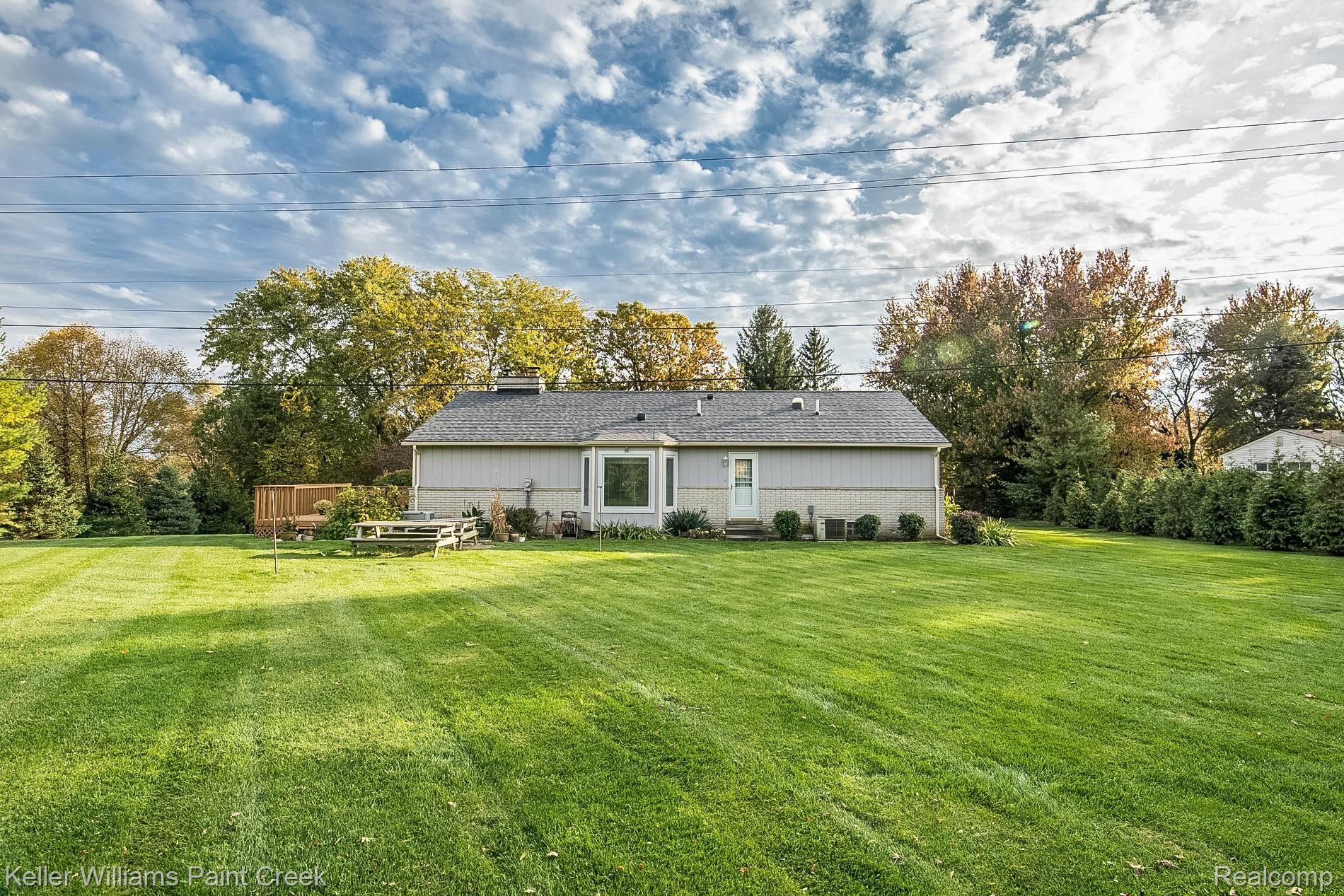 1285 East Gunn Road Rochester, MI 48306 - Photo 6 of 55 1285 E Gunn Road3.jpg