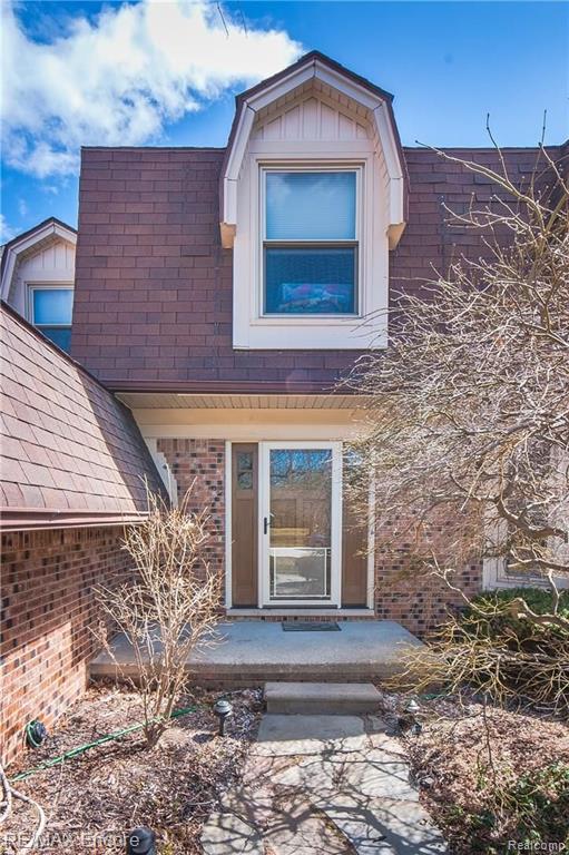 2075 Highsplint Drive Rochester Hills, MI 48307 - Photo 5 of 48