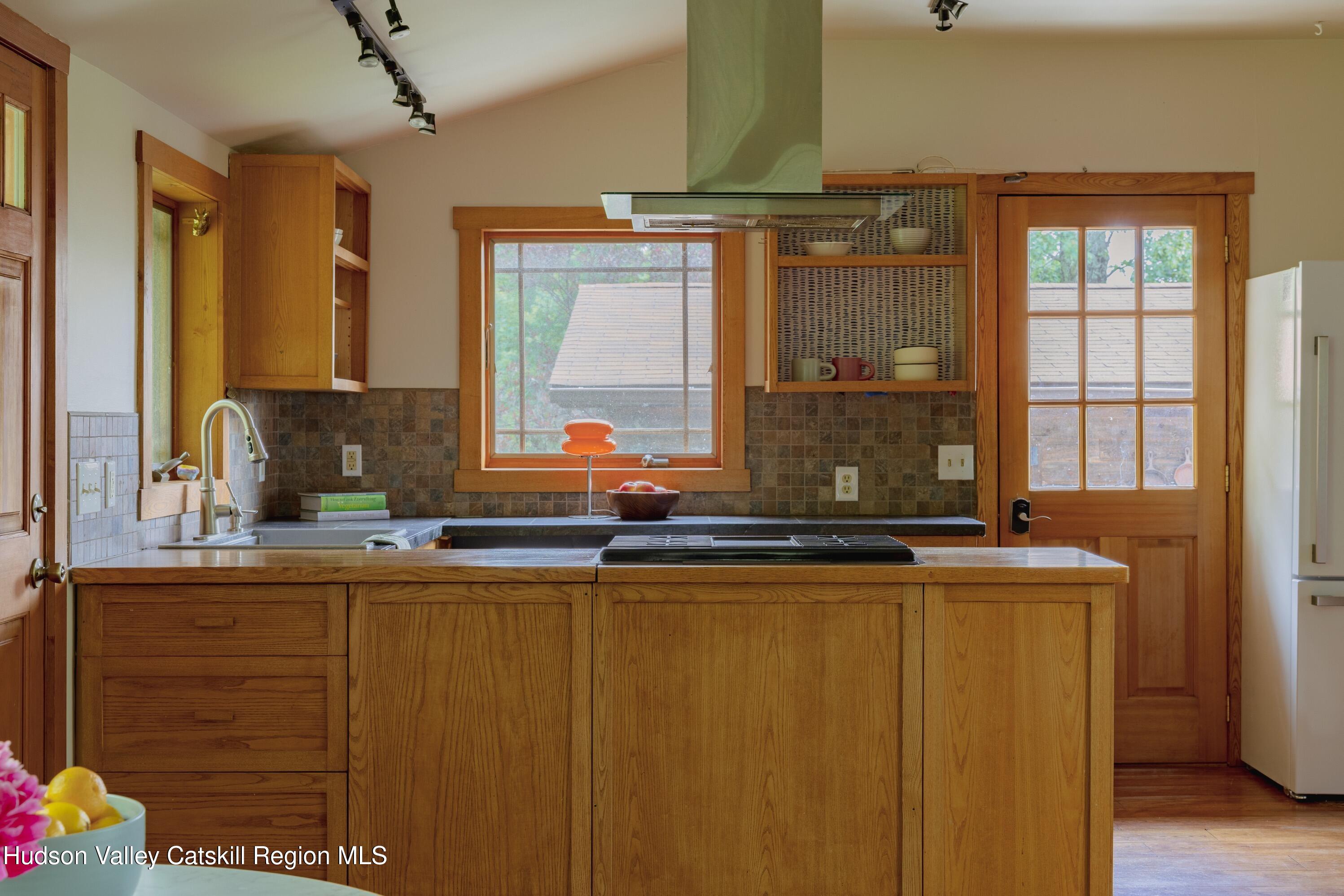28 Heath Road Kingston, NY 12401 - Photo 14 of 48 gesso-heath-upstate-realtor-thatupstatea