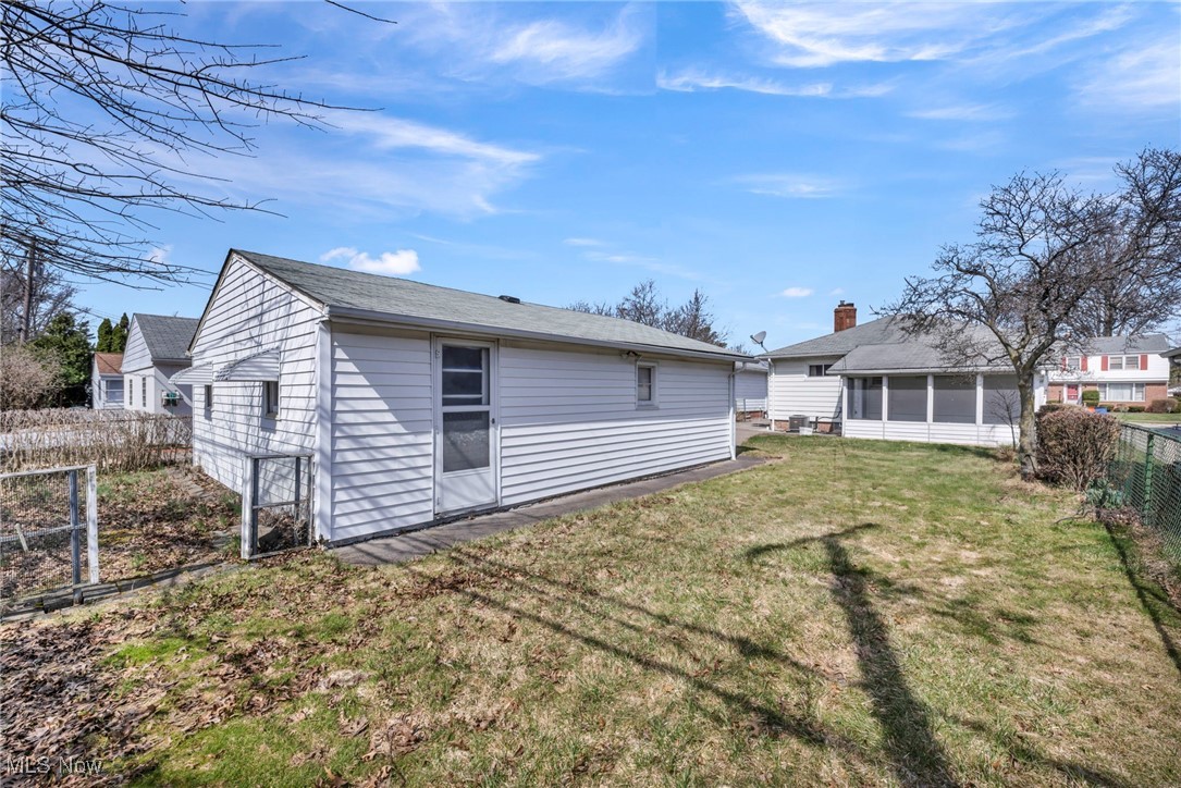28744 Forest Road Eastlake, OH 44095 - Photo 30 of 32