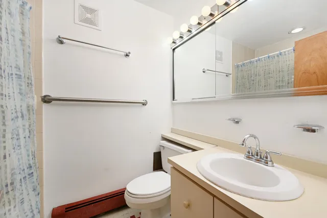 $639,999 | 261 12th Street, Unit 5B, Hoboken, NJ 07030