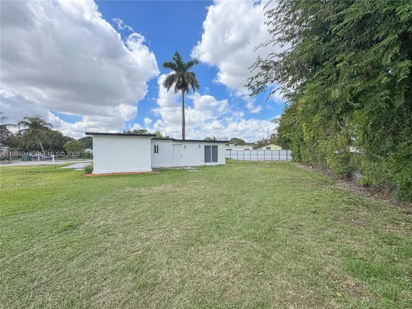 $530,000 | 15545 Arizona Road, Homestead, FL 33033