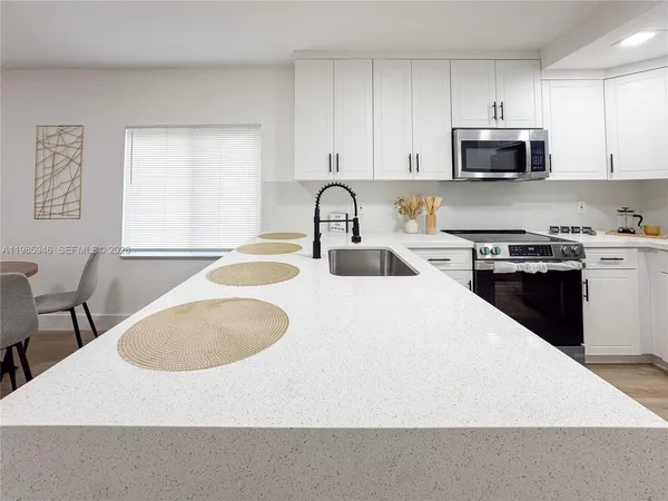 $530,000 | 15545 Arizona Road, Homestead, FL 33033