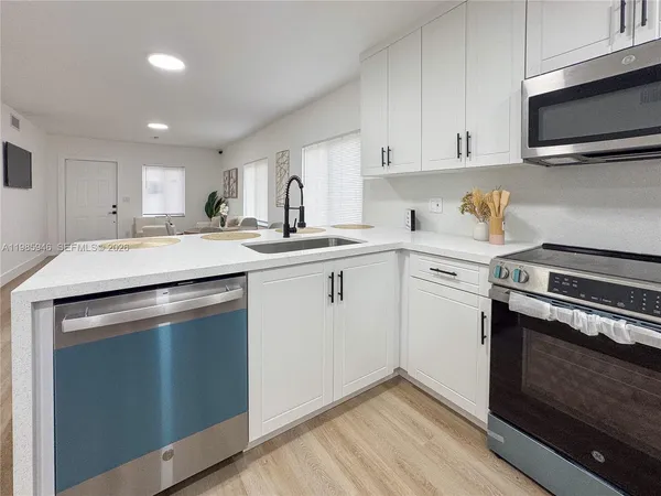 $530,000 | 15545 Arizona Road, Homestead, FL 33033