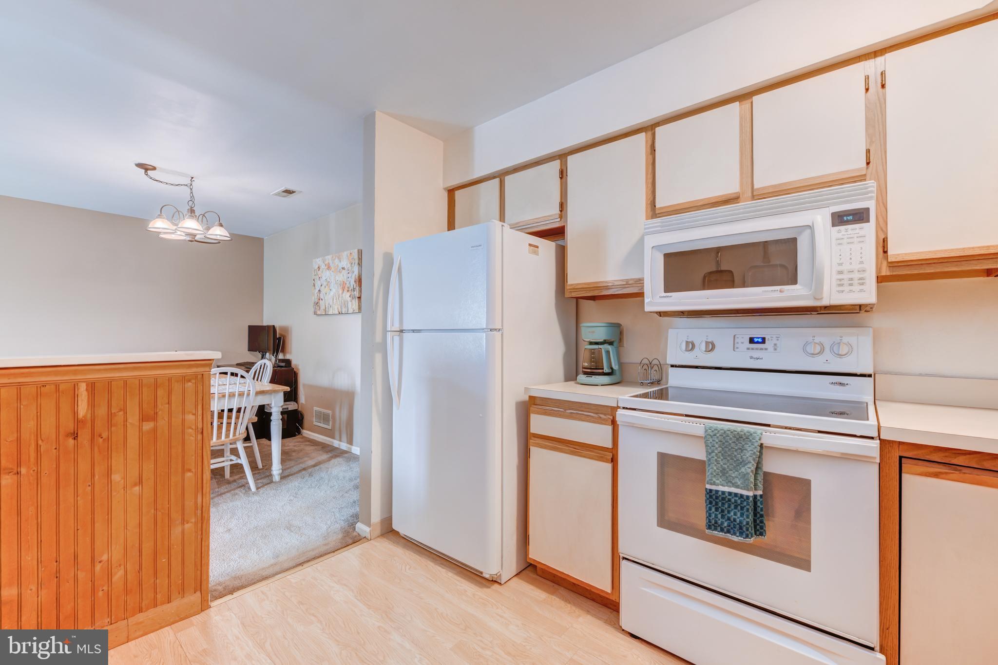 199 Devon Way Levittown, PA 19057 - Photo 7 of 16