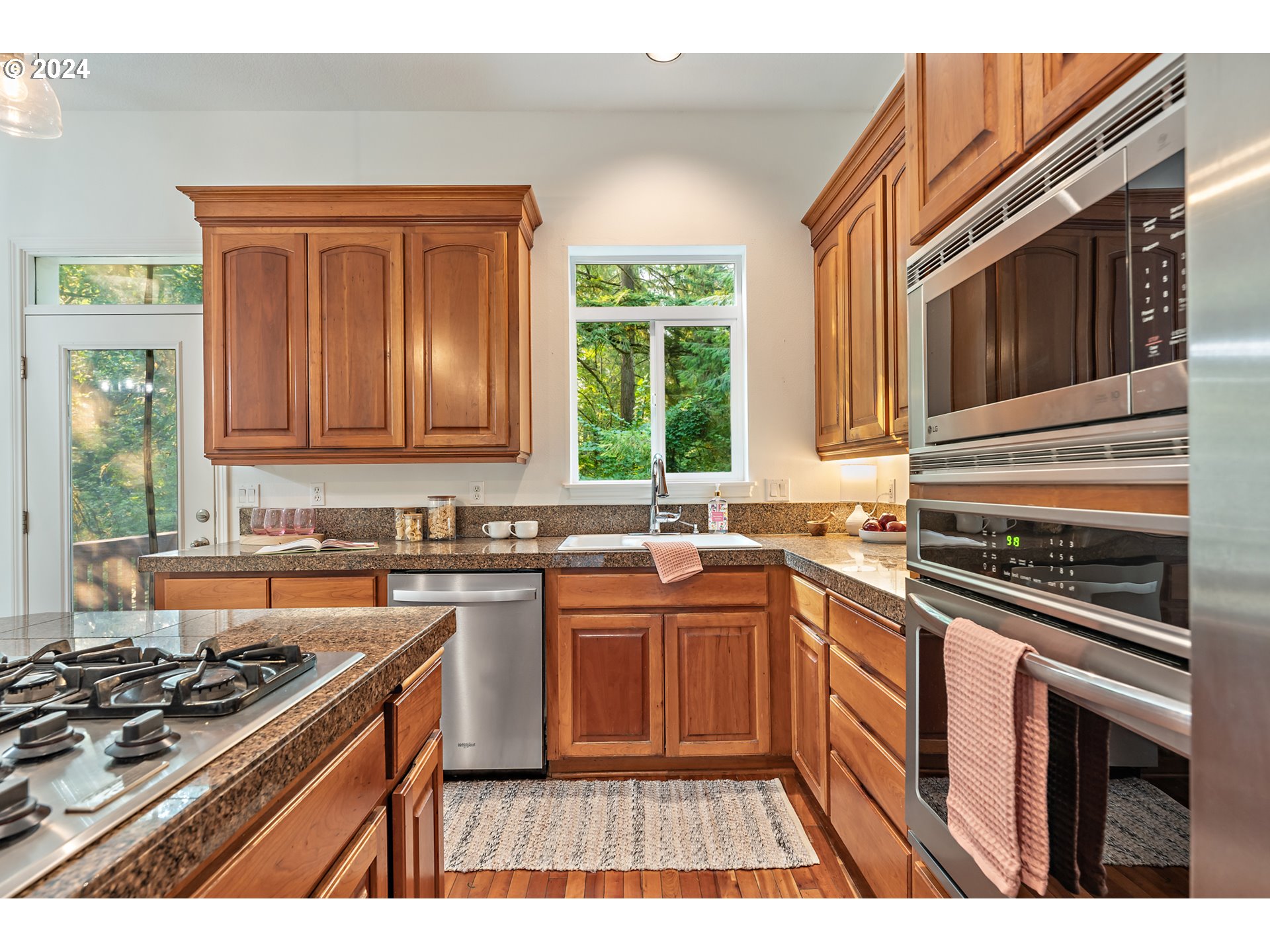 8414 Southwest Oleson Road Portland, OR 97223 - Photo 12 of 38 Kitchen