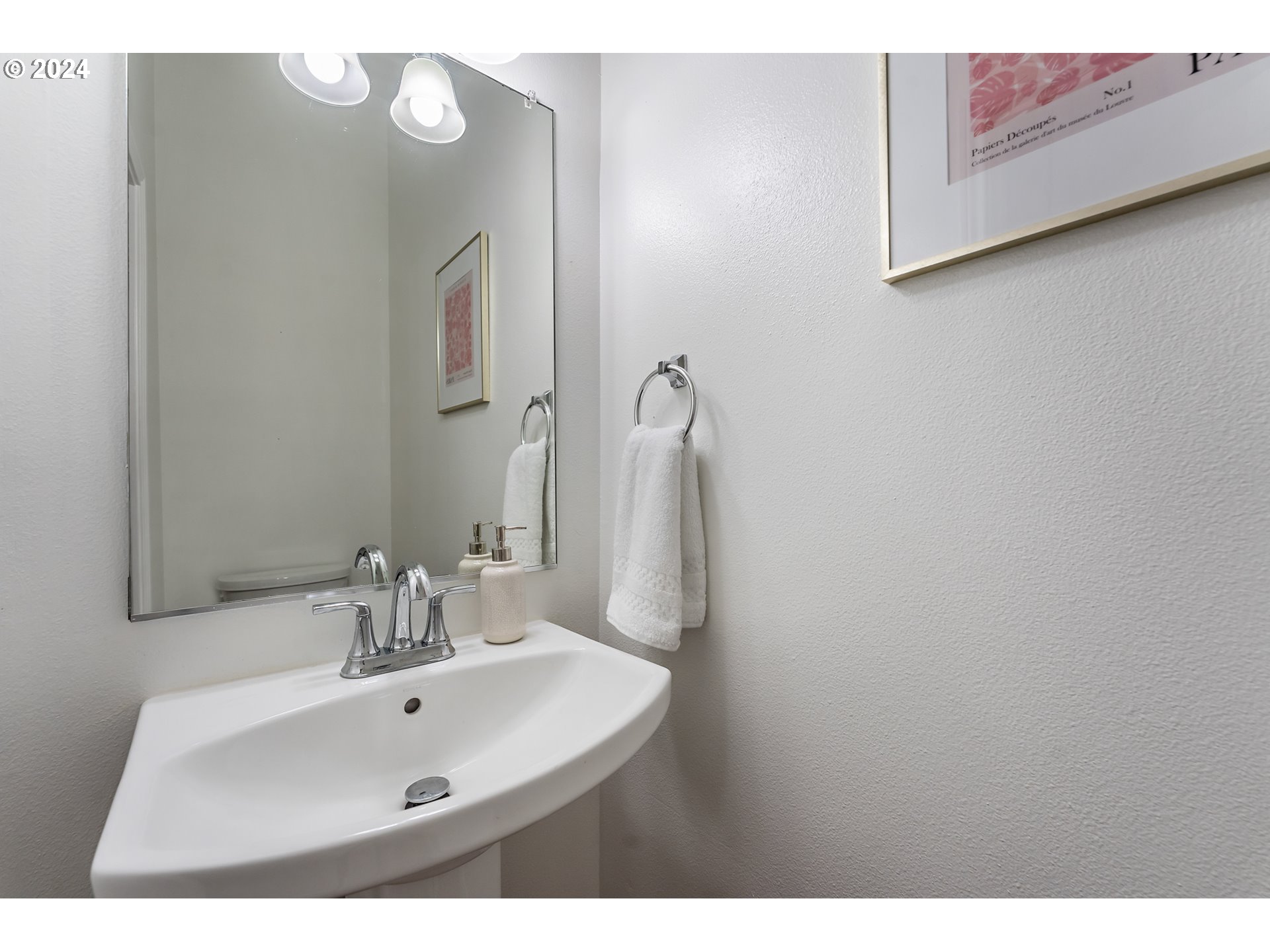 8414 Southwest Oleson Road Portland, OR 97223 - Photo 14 of 38 Partial Bath