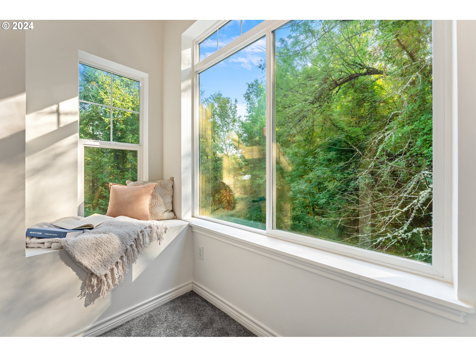 8414 Southwest Oleson Road Portland, OR 97223 - Photo 17 of 38 Staircase