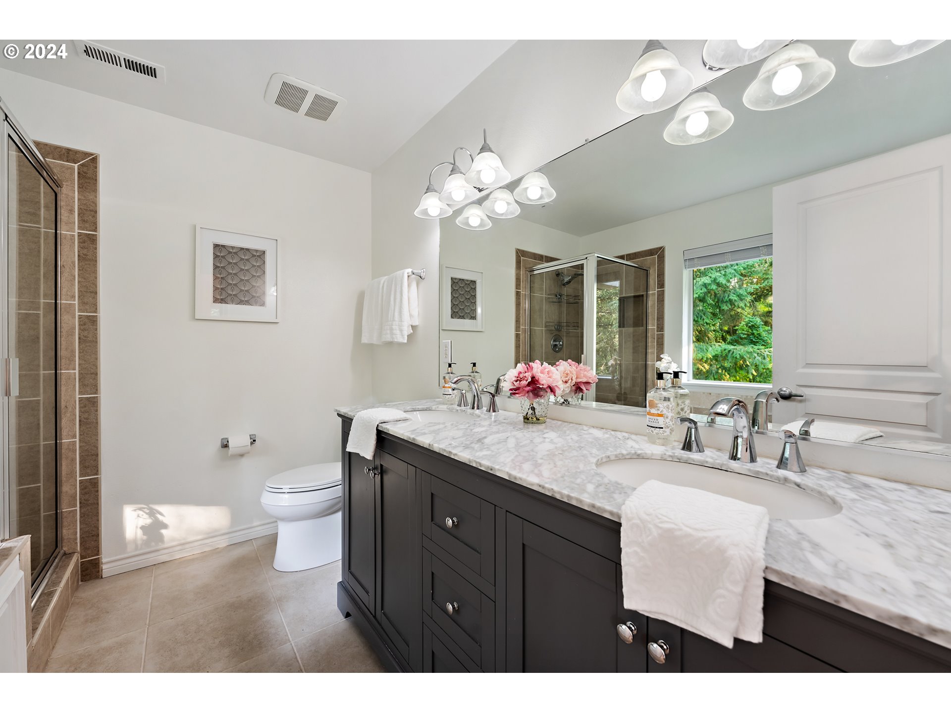 8414 Southwest Oleson Road Portland, OR 97223 - Photo 21 of 38 Attached Bathroom #1