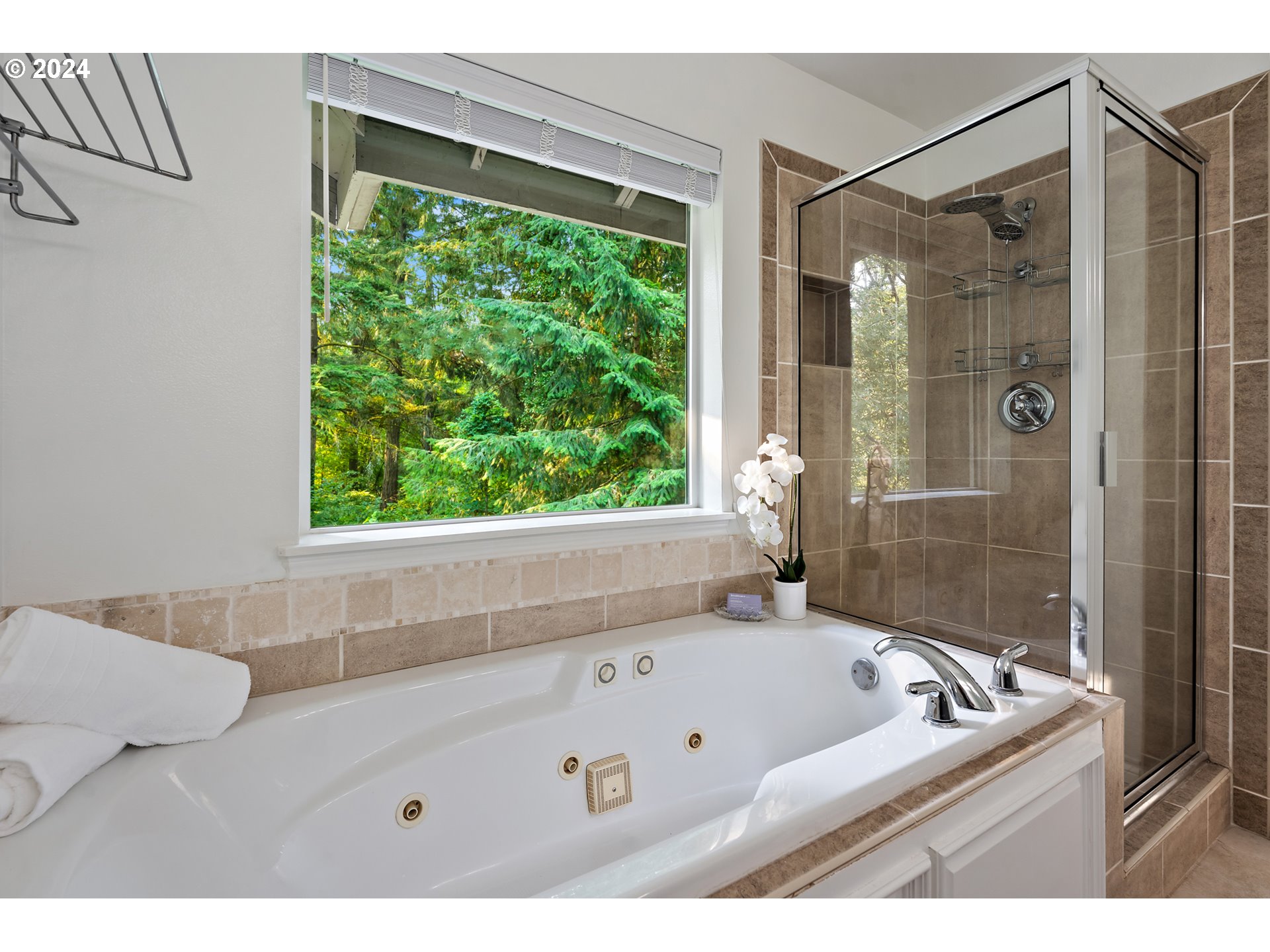 8414 Southwest Oleson Road Portland, OR 97223 - Photo 23 of 38 Attached Bathroom #1