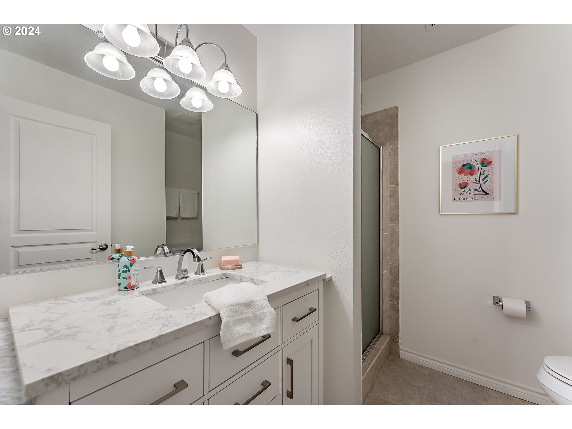 8414 Southwest Oleson Road Portland, OR 97223 - Photo 27 of 38 Attached Bathroom #2