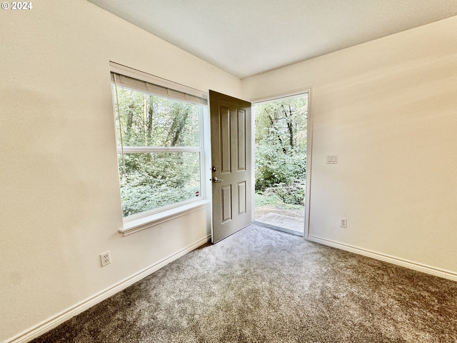 8414 Southwest Oleson Road Portland, OR 97223 - Photo 31 of 38 Bedroom