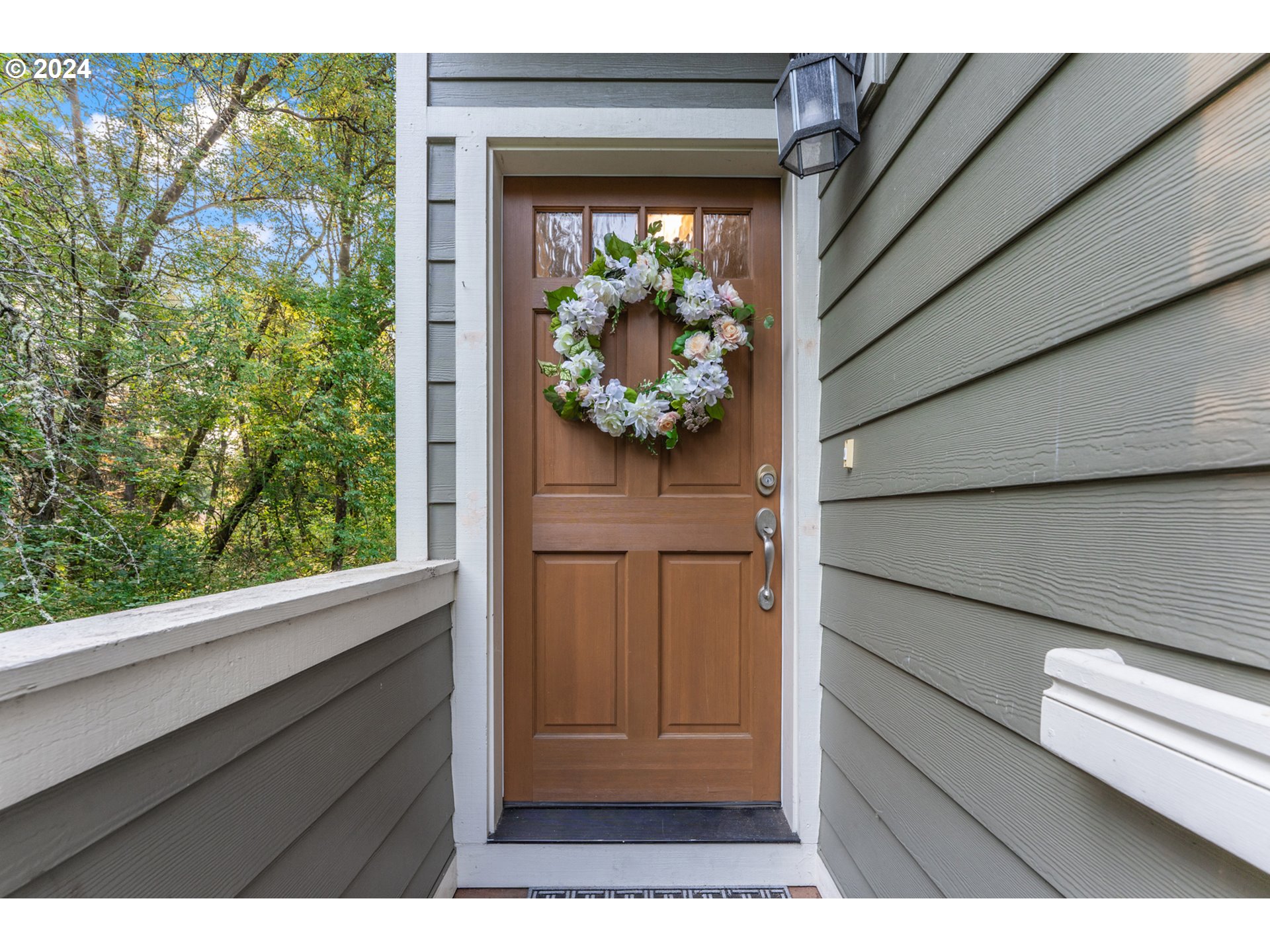 8414 Southwest Oleson Road Portland, OR 97223 - Photo 4 of 38 Entrance/Foyer