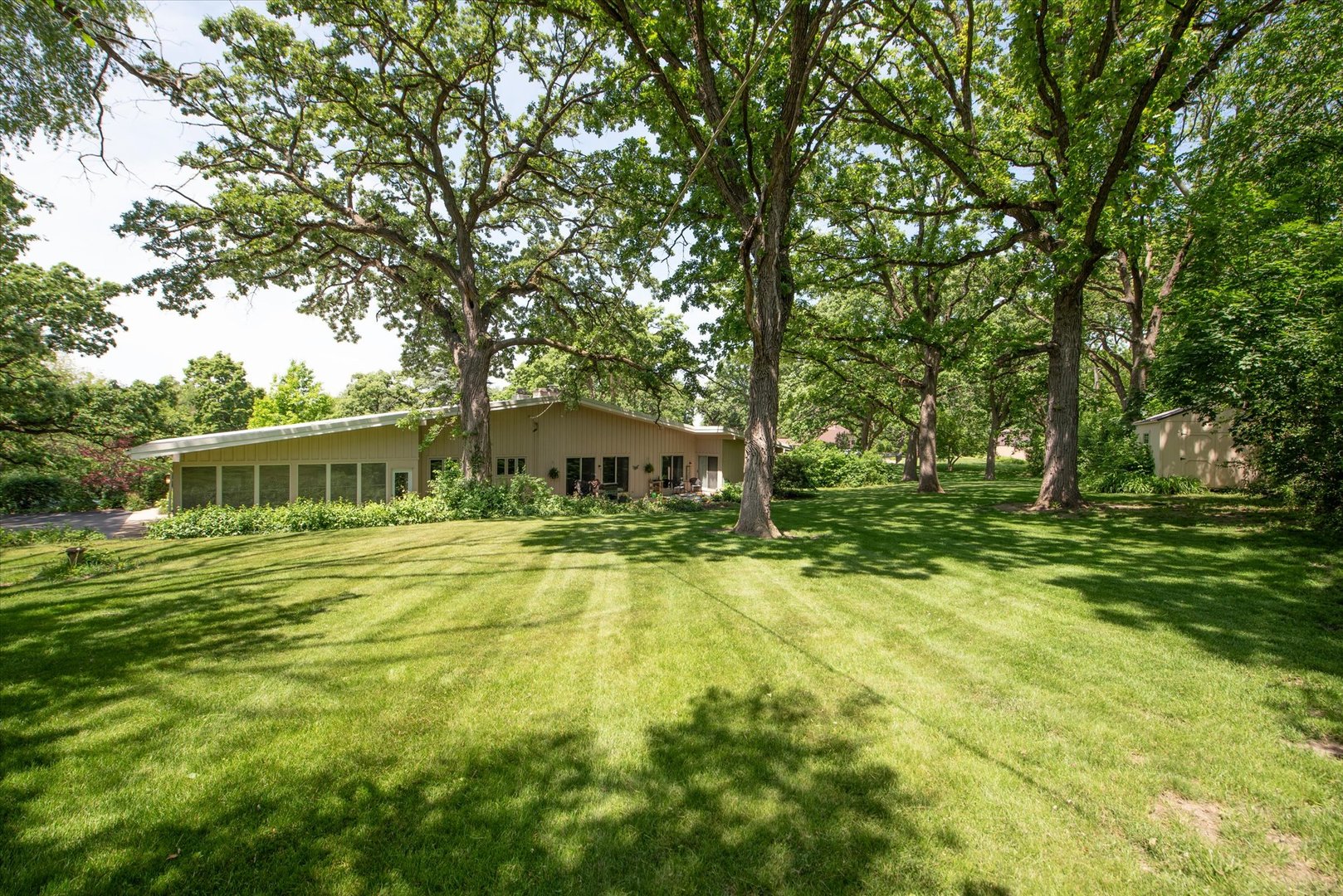 1196 Nottingham Lane Elgin, IL 60120 - Photo 45 of 45 a view of a house with a yard