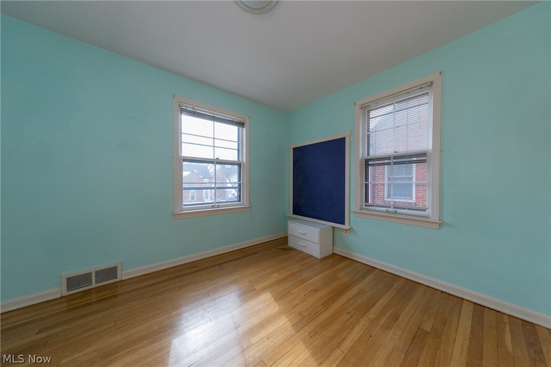 2369 Charney Road Cleveland, OH 44118 - Photo 21 of 33