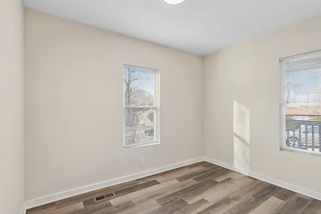 $1,950 | 515 George Avenue, Unit 1, Waukegan, IL 60085