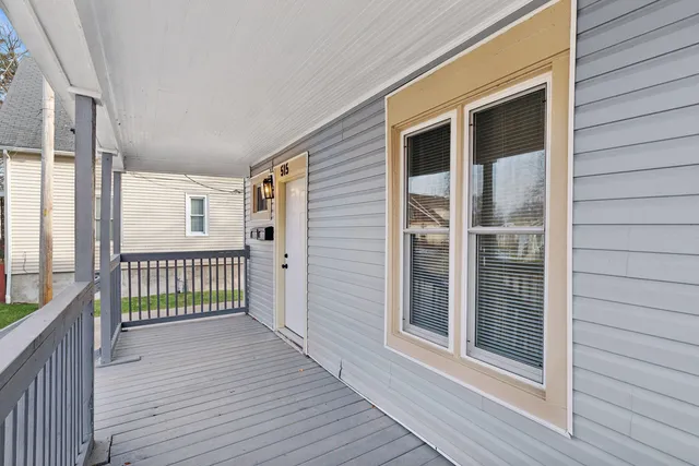 $1,950 | 515 George Avenue, Unit 1, Waukegan, IL 60085