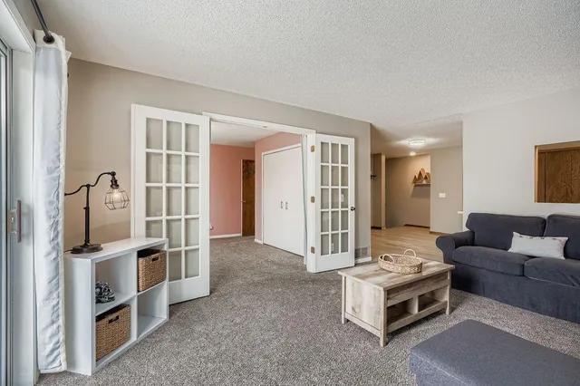 $230,000 | 927 Pondview Court, Vadnais Heights, MN 55127