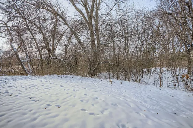 $230,000 | 927 Pondview Court, Vadnais Heights, MN 55127